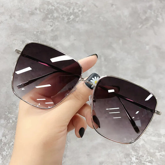 Unisex Retro Alloy Frame Sun Glasses