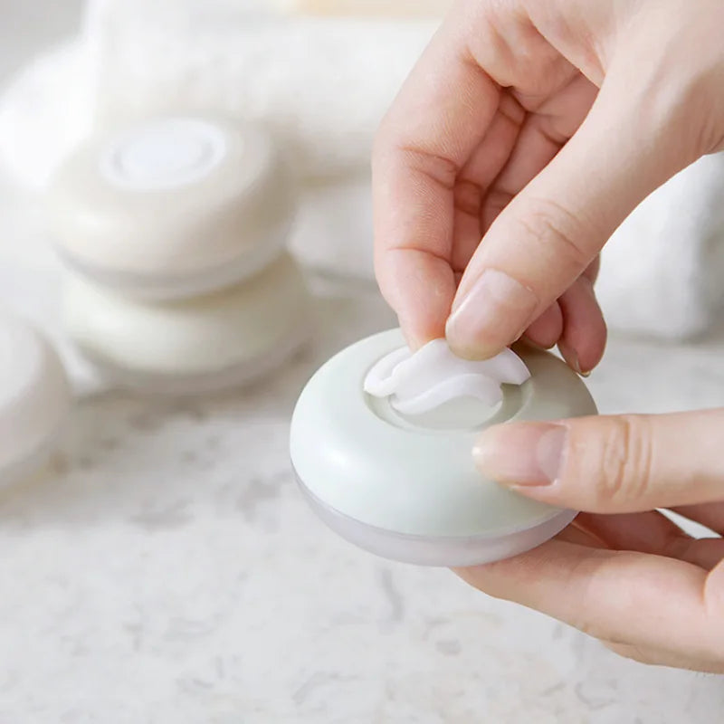 4pcs/set Portable  Refillable Round Travel Cosmetics Bottles