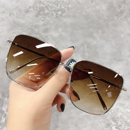 Unisex Retro Alloy Frame Sun Glasses